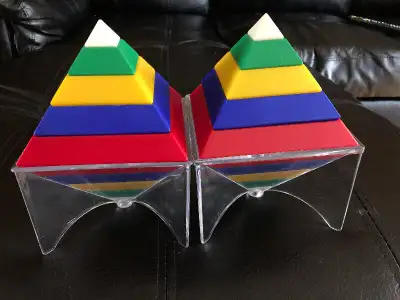 blocs de construction 3D en forme de pyramide, View more