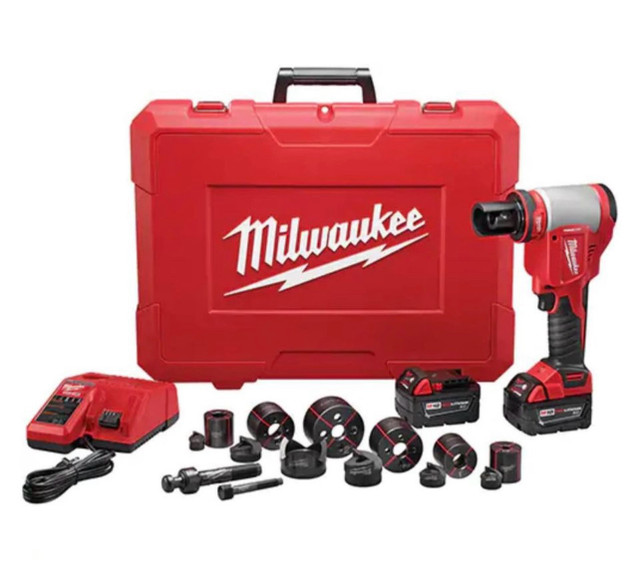 Milwaukee 2676-22 / M18 ForceLogic 10 Ton knockout tool in Power Tools in City of Toronto
