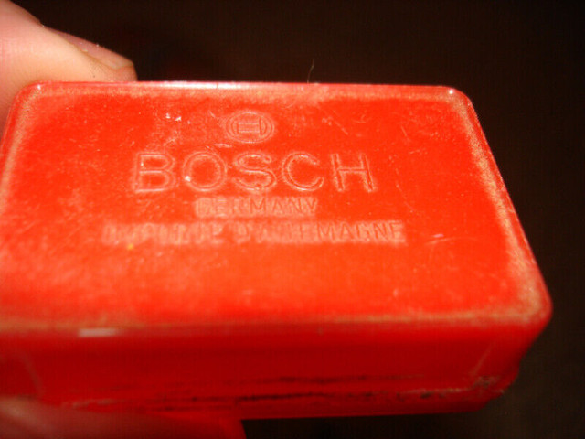 Bosch points small engine, brand new, part number 2 207 013 001 in Engine & Engine Parts in Winnipeg - Image 3