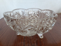 Pinwheel crystal bowl with legs!!