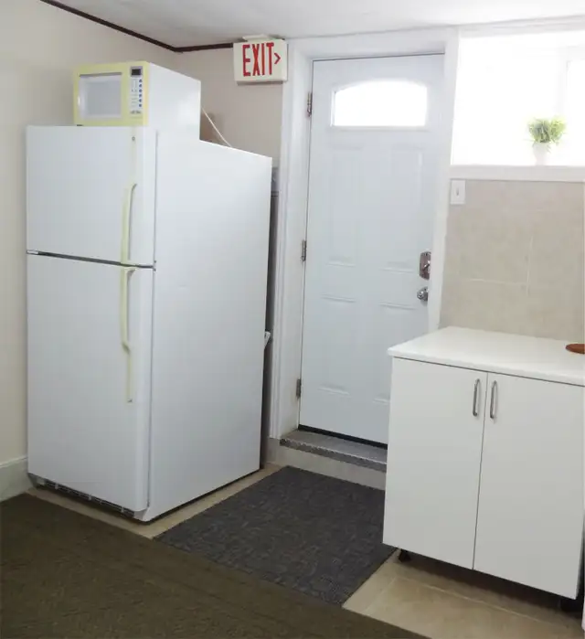 PRIVATE FURNISHED RENOVATED BASEMENT UNIT WITH PRIVATE KITCHEN, in Long Term Rentals in City of Toronto - Image 10