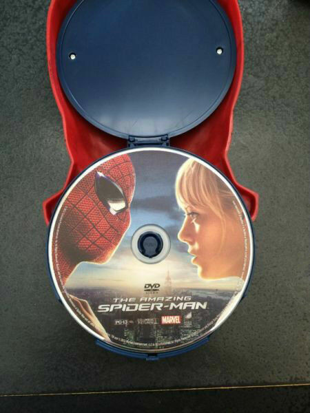 'The Amazing Spider-Man' DVD with SPIDER-MAN MASK CASE in CDs, DVDs & Blu-ray in Kawartha Lakes - Image 2