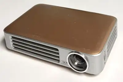 Vivitek Qumi Q6 800-Lumen WXGA DLP LED Wi-Fi Pocket Projector (Gold), used, $265; Contact PCTRUST Co...