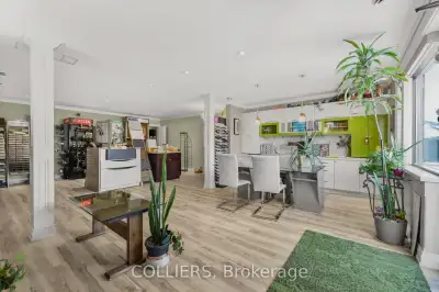 This M3-zoned commercial unit seamlessly blends modern office space with a spacious industrial area,...