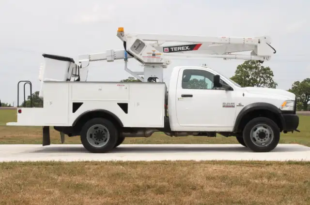 2017 Ram 5500 Terex LT40 - Bucket Truck. in Other in Napanee - Image 5
