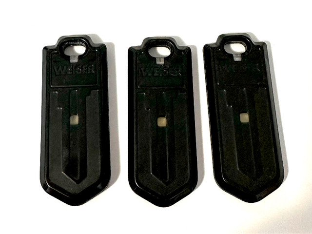 Weiser Kevo Key Fob Accessory in Other in Oshawa / Durham Region - Image 2