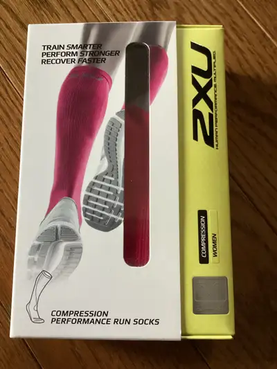 2XU Women’s Compression Running Socks Size M, View more