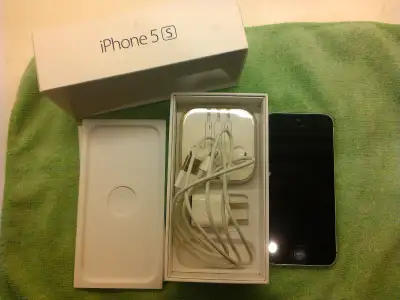 i phone 5s in excellent working shape UNLOCKED READY TO GO, View more