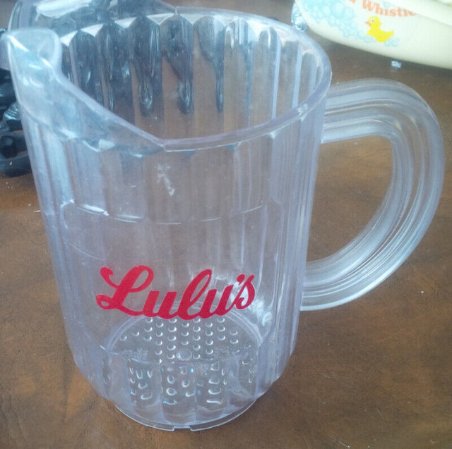 Lulu's Clear Plastic Pitcher 60 Oz Lulu's Roadhouse.Closed  2000 in Arts & Collectibles in Stratford