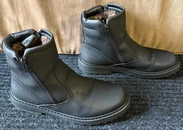 Mens Artica Solden Waterproof Insulated Zip-Up Boots in Men's Shoes in Oshawa / Durham Region - Image 6