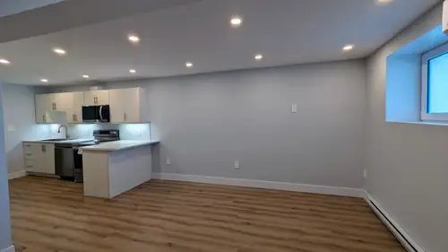 AVAILABILITY September 1st, 2025 – August 31st, 2026 (1-year fixed-term lease) ABOUT THE UNIT Profes...