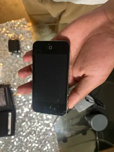 Apple iPhone 4 dead no charger , View more