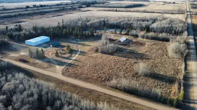 Looking for a start up farm yard or hobby farm opportunity in North Eastern Saskatchewan? Here is an...