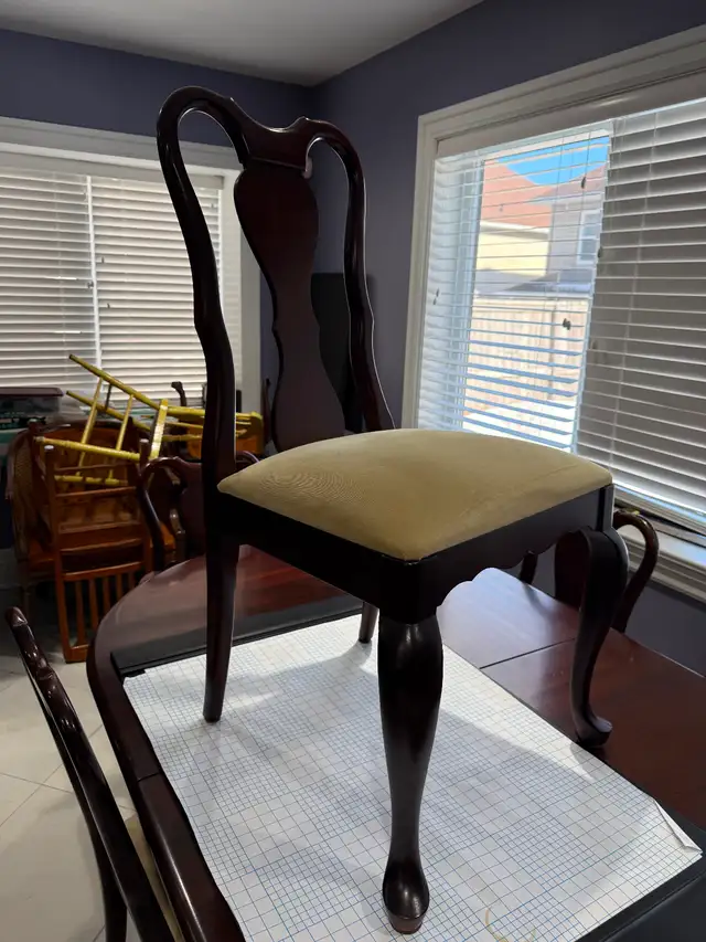 Gibbard Canadian Legacy Mahogany Oval Dining Table Six 6 Chairs in Dining Tables & Sets in City of Halifax - Image 4