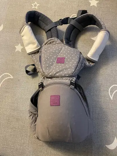Seated baby carrier (Korean), View more