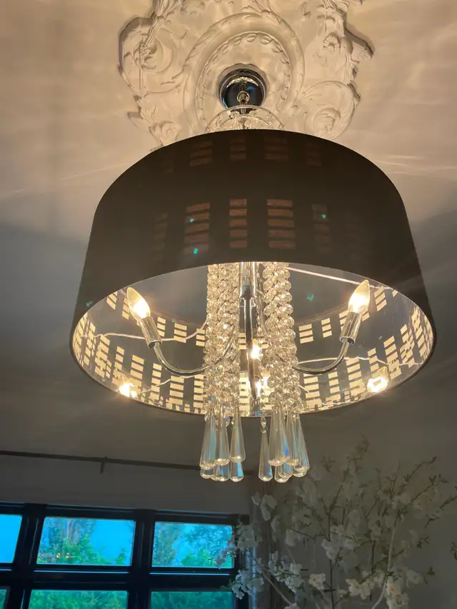 Chandelier/Lustre in Indoor Lighting & Fans in Laval / North Shore - Image 3
