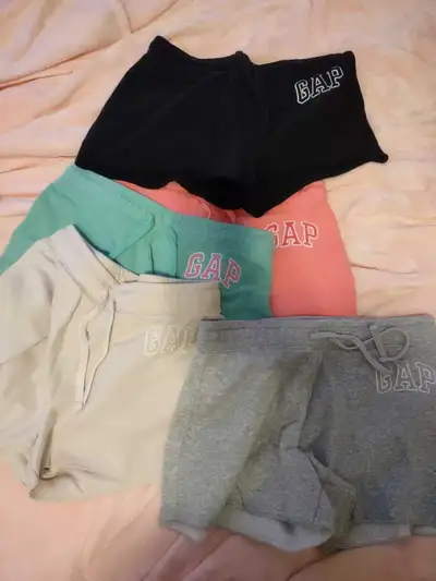GAP SHORTS ADULT SIZE MEDIUM, View more