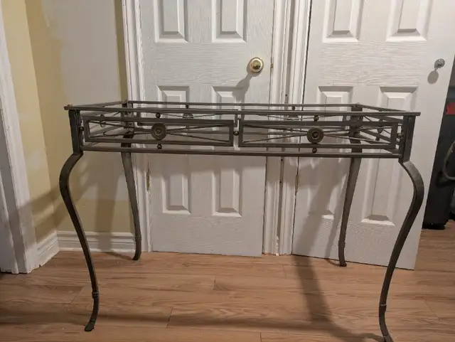 Table base and chairs in Dining Tables & Sets in Cole Harbour - Image 4