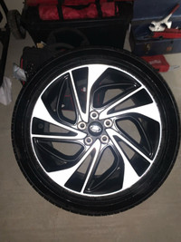 HYUNDI SUMMER RIMS AND TIRES