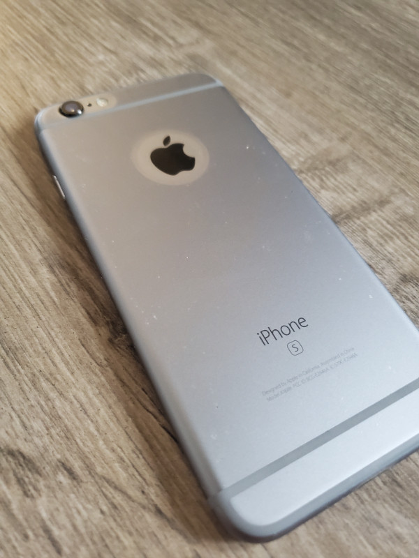 Apple iPhone 6S 32G Unlocked in Cell Phones in Windsor Region - Image 2