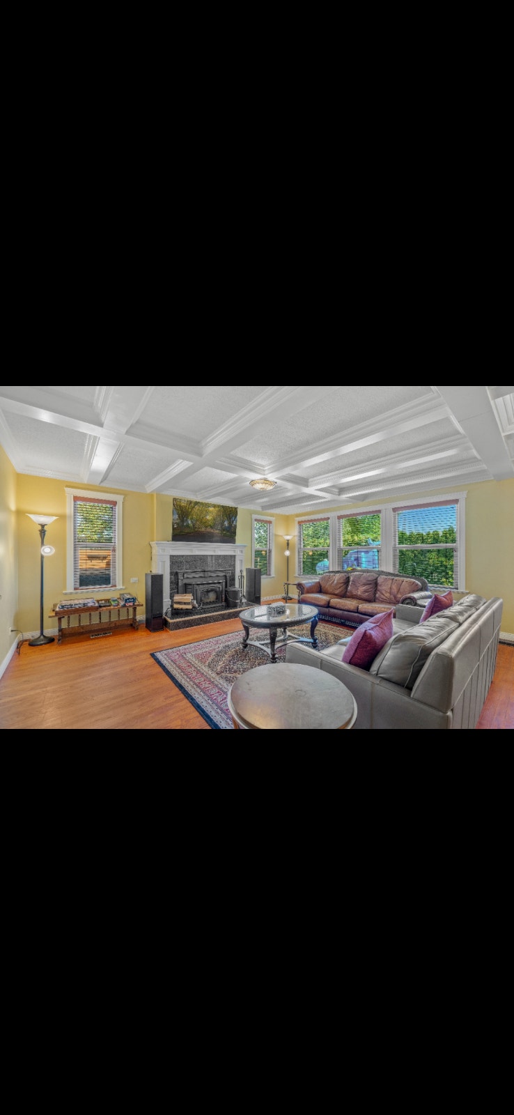 Fully furnished 3 bed 2 bath 2400 sqft home for rent 1