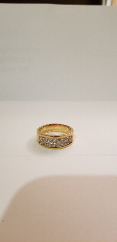 Mans Gold/Diamond Wedding Ring in Jewellery & Watches in Vernon