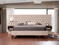 PLATFORM BED INCLUDES TWO FLOATING WOODEN NIGHT STANDS QUEEN/KG.