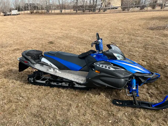 Yamaha Apex Snowmobile in Snowmobiles in Calgary - Image 2