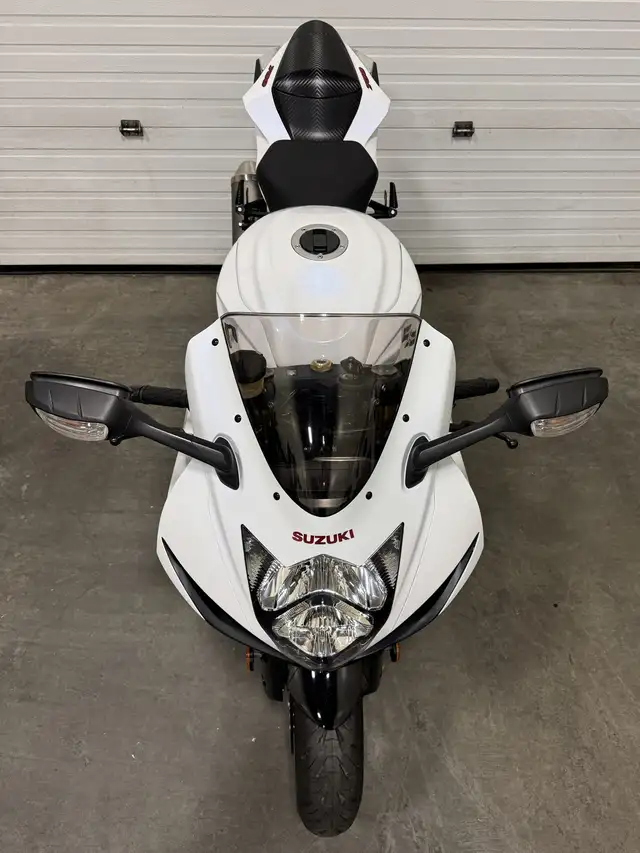 2017 GSXR 750 in Sport Bikes in Edmonton - Image 3