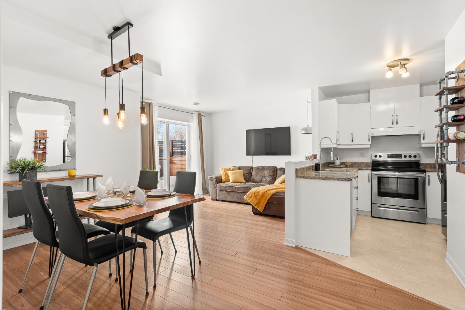 AUBAINE! CESSION DE BAIL — Superbe 3 1/2 à Brossard | 1500$/mois — photo 1