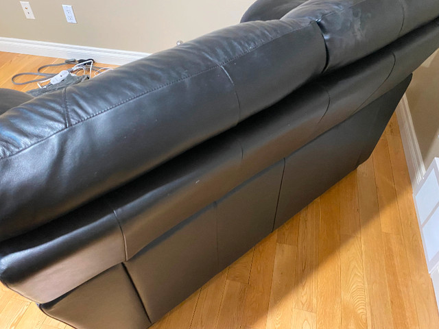 Leather love seat in Couches & Futons in Strathcona County - Image 2