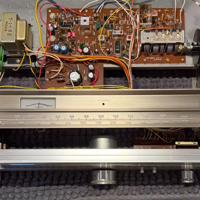 NIKKO FAM-450 AM/FM Multiplex Stereo Tuner in Stereo Systems & Home Theatre in City of Toronto - Image 9