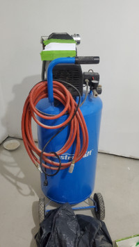 Compresseur 26-Gallon Oil-Free Portable Vertical Air