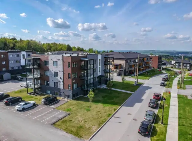 Luxury 4½ Condo for Rent