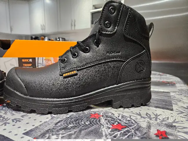 Bottes de travail de STC Footwear in Men's Shoes in Laval / North Shore - Image 8