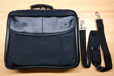 Targus 15.4" laptop carrying case, View more
