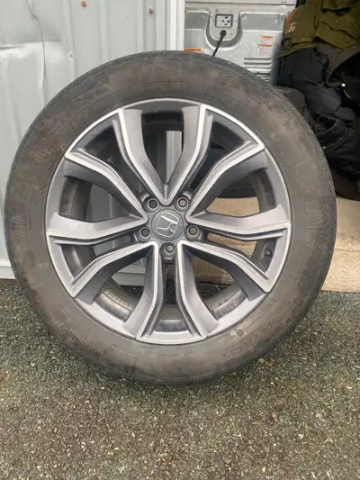Set of Honda crv touring rims and tires 800 obo