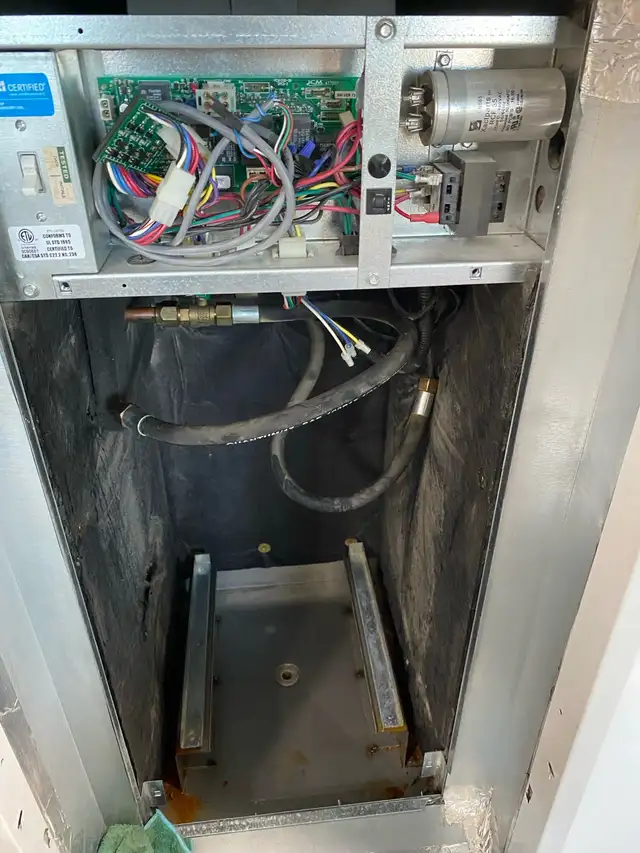 Condominium HVAC Technician 600046557579202561