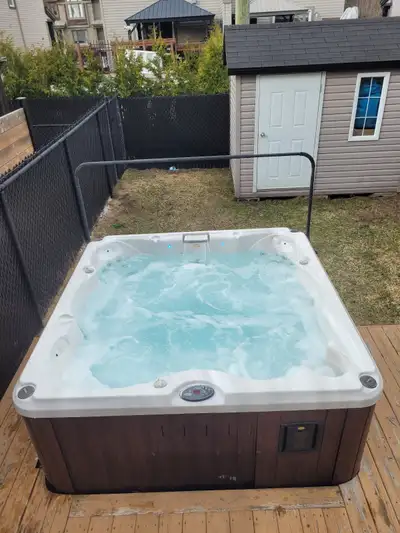  Spa Jacuzzi J235 — 5-6 places, View more