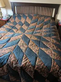 QUILTS......QUEEN SIZED.