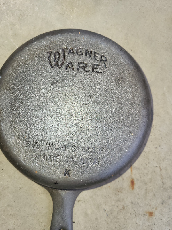 Vintage Wagner  Ware No. 3  & No 5 cast Iron Skillet in Arts & Collectibles in Hamilton - Image 3