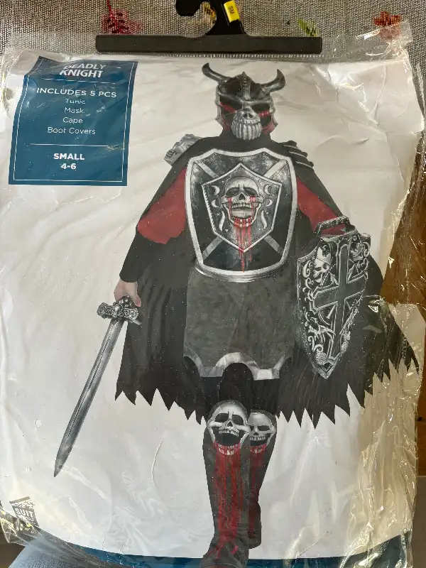 Boys Deadly Knight Costume , Small 4-6