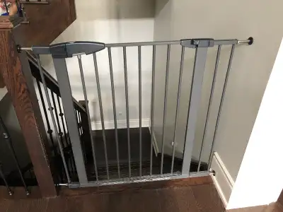 Munchkin metal gate, View more