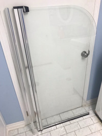 Porte de douche á pivot Maax  / Pivot shower door Maax