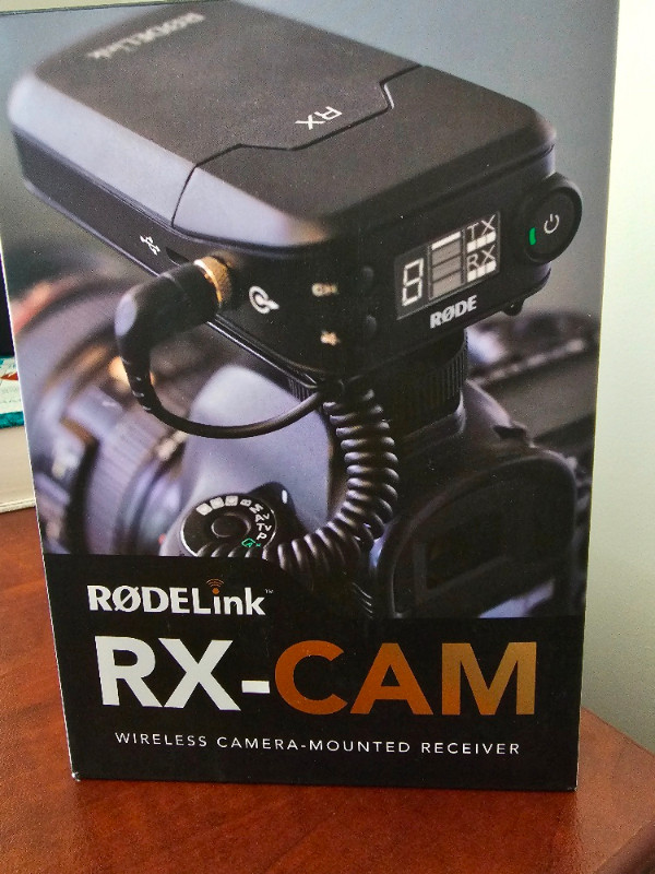 NEW Rode RX-CAM Camera-Mounted Wireless Receiver in Cameras & Camcorders in Edmonton