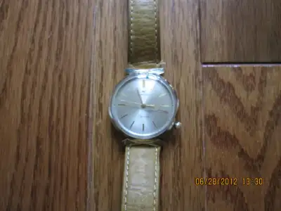 Hamilton Aquatel B Release Date: August 15 1962 Case: 10KG Yellow Gold-Filled Movement: Hamilton 505...