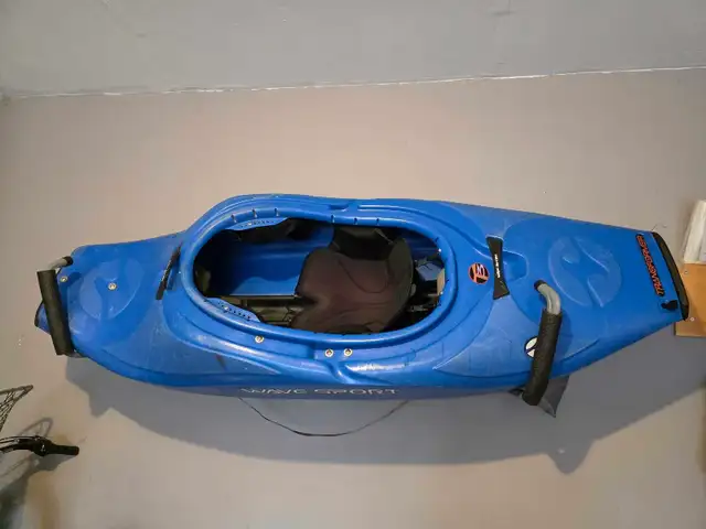 Wavesport Kayak  in Water Sports in Ottawa - Image 2