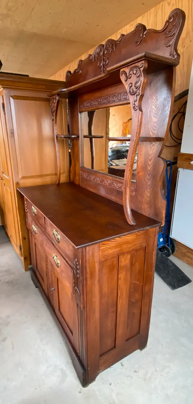 Solid wood antique buffet63005667947523122