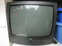 Télévision Tv 20 pouces avec manette