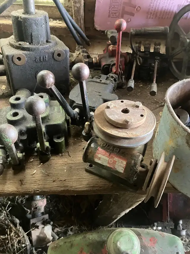 Hydraulic parts  in Other in Saskatoon - Image 2